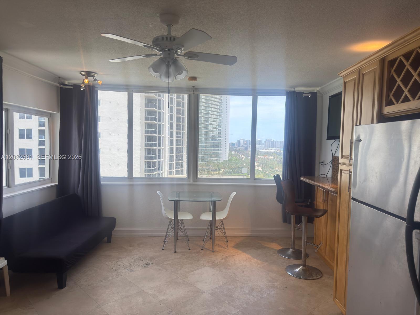 19201 Collins Avenue 1044 Property Photo 4