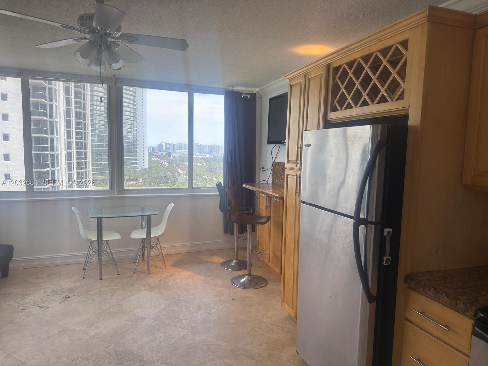19201 Collins Avenue 1044 Property Photo 6
