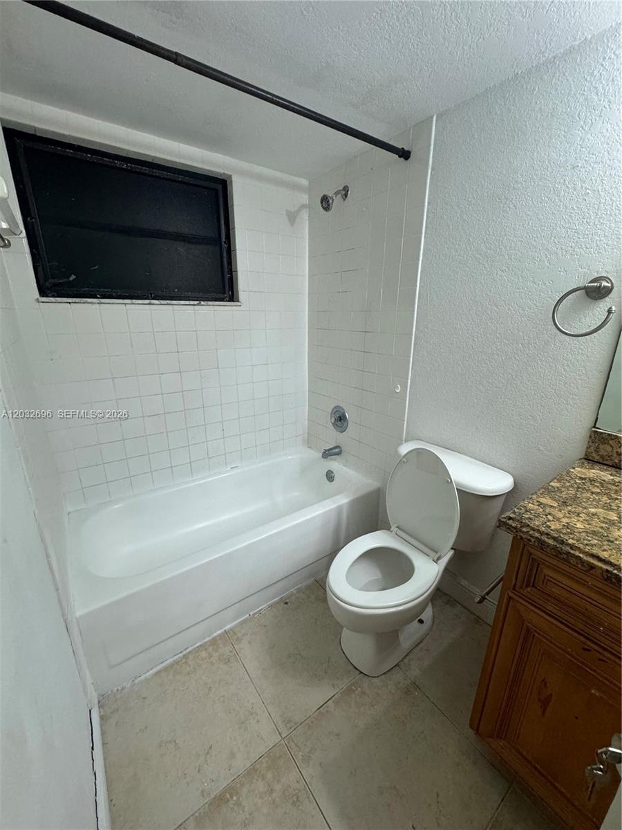 1640 Windorah Way D Property Photo 10