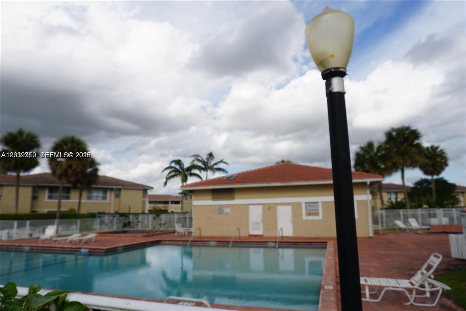841 Twin Lakes Drive 30-a Property Photo 3