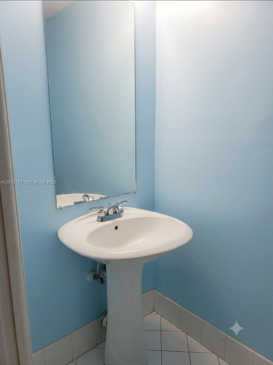12116 Sw 143rd Lane 6-5 Property Photo 4