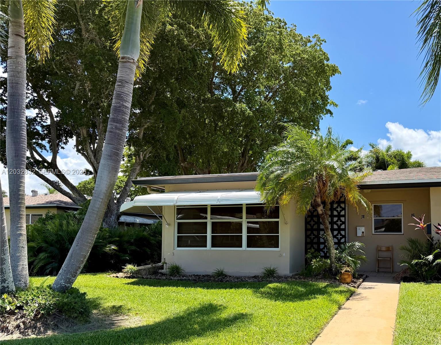 1042 North Drive A Property Photo 2