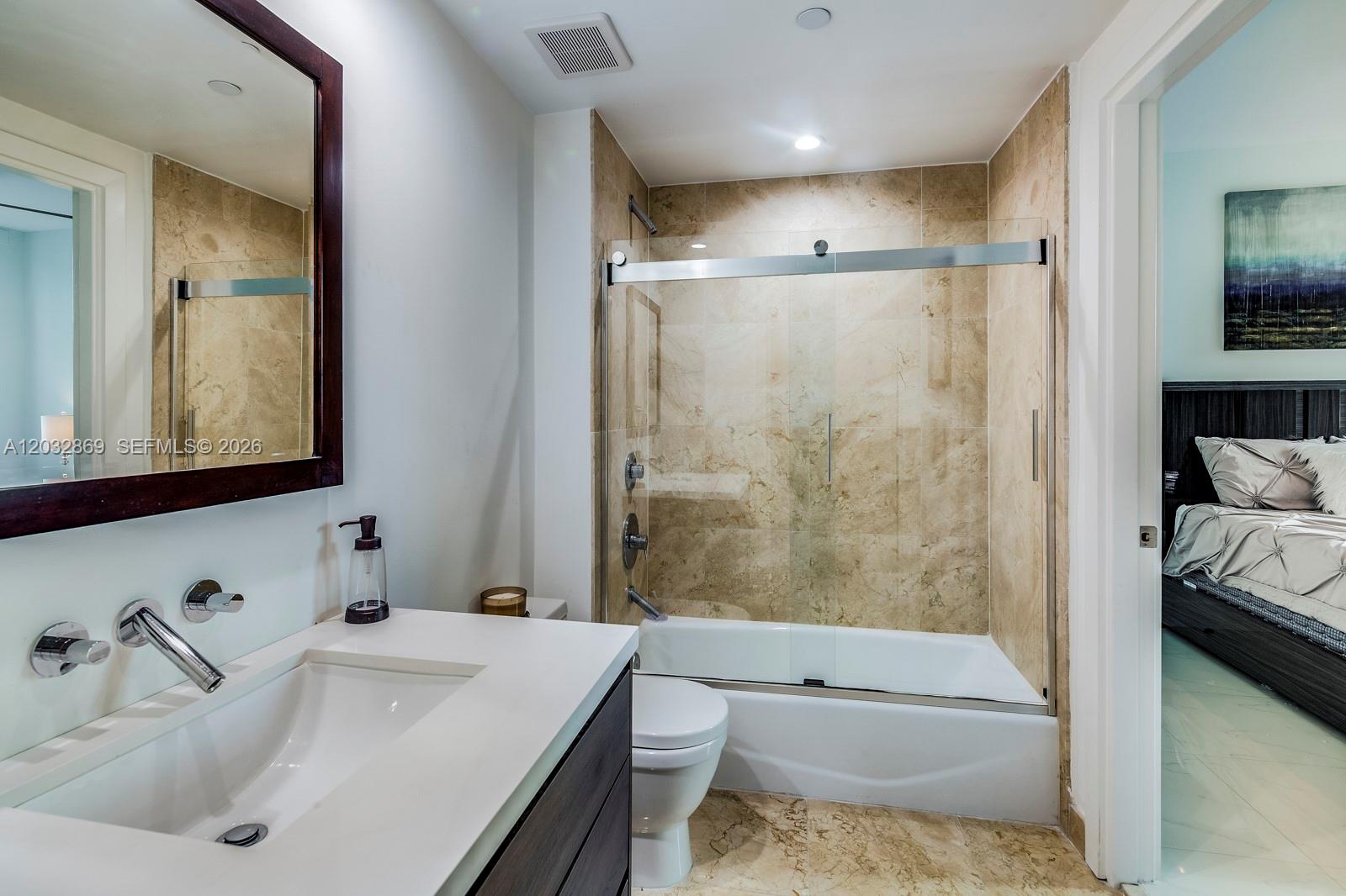 6000 Collins Avenue 346 Property Photo 21