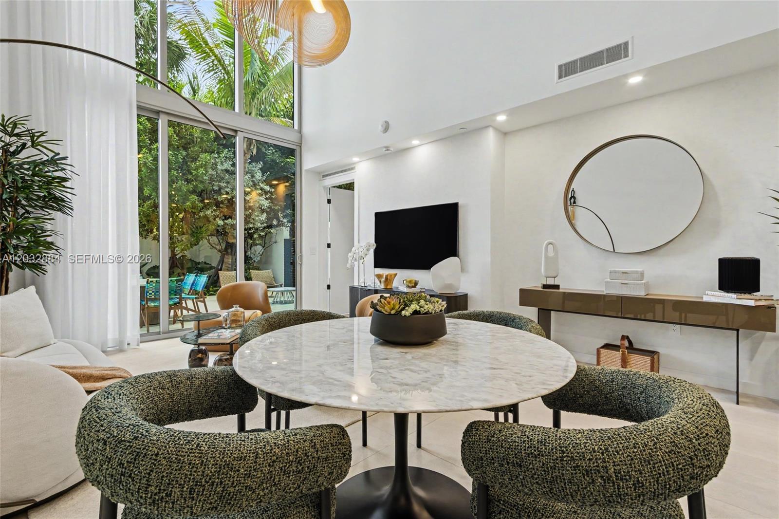 2200 Brickell Avenue Garden Villa 5 Property Photo 5