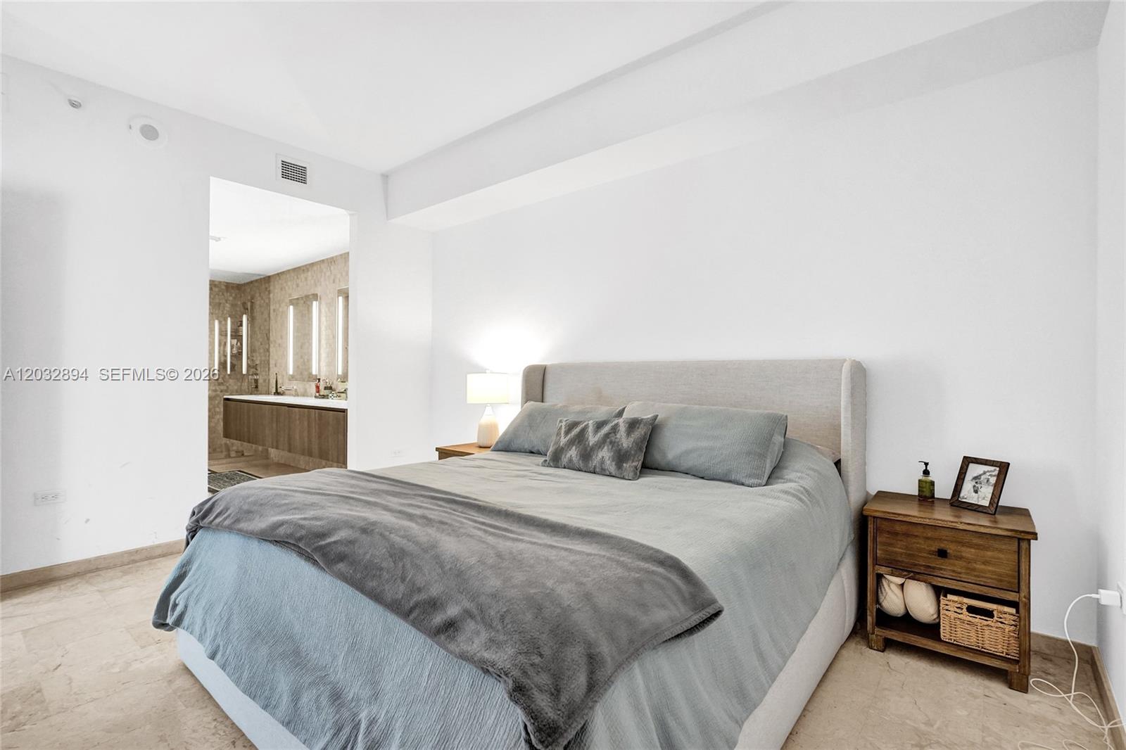 88 Sw 7th Street 2210 Property Photo 10