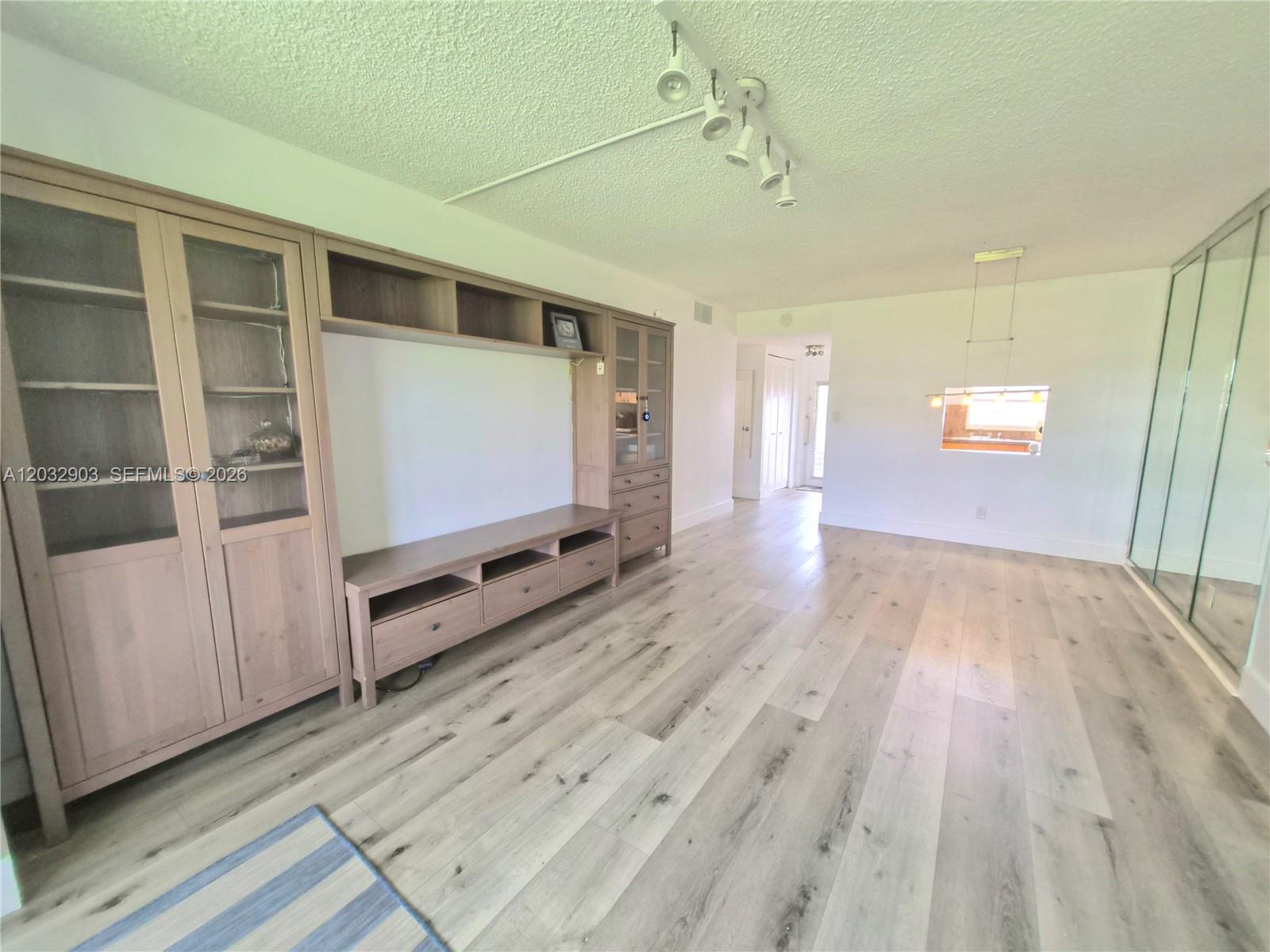 9041 Sunrise Lakes Boulevard 106 Property Photo 10