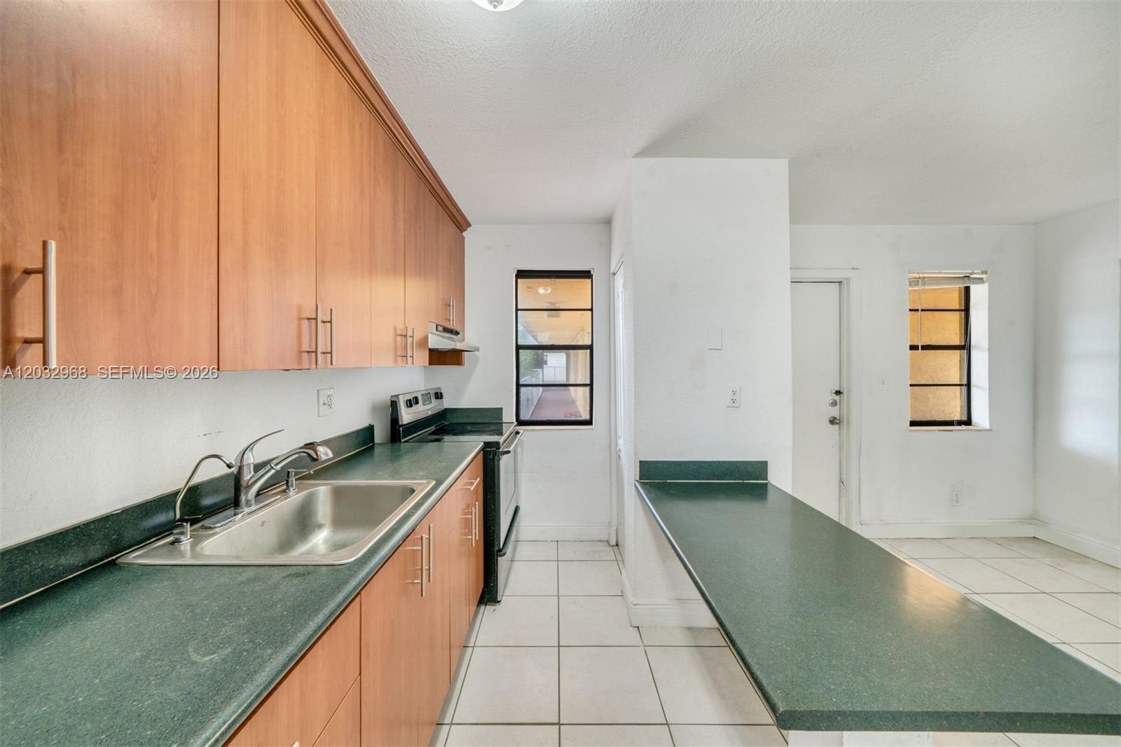 4081 N Dixie Highway 27 Property Photo 6