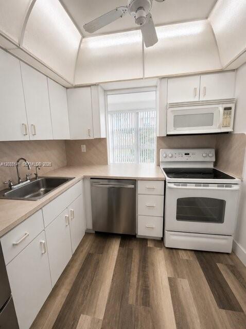 17560 Atlantic Boulevard 516 Property Photo 3