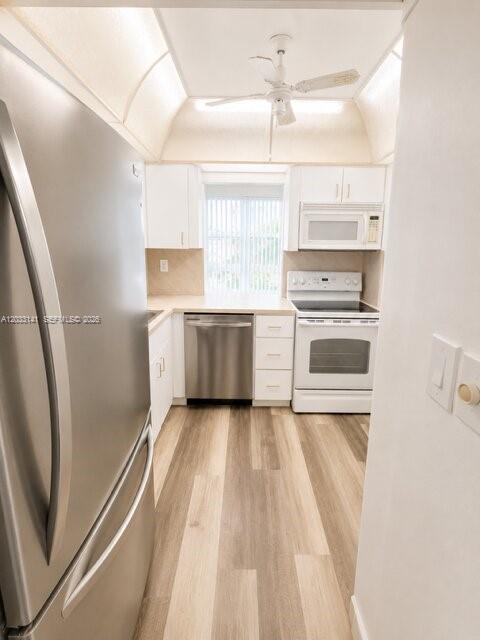 17560 Atlantic Boulevard 516 Property Photo 6