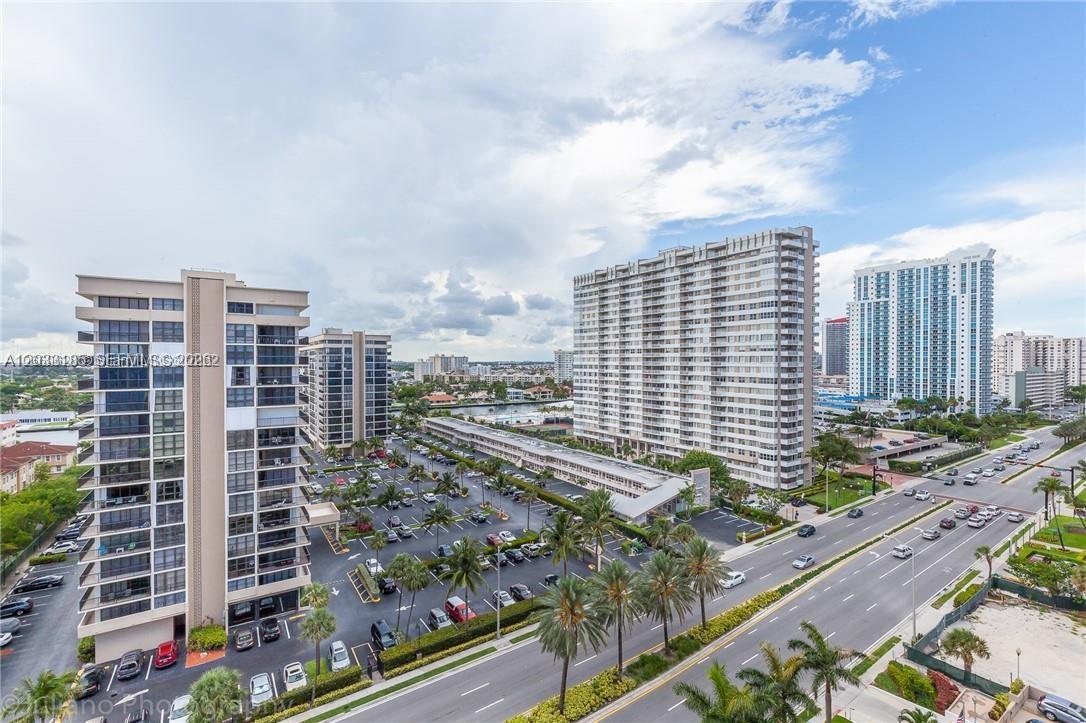 2030 S Ocean Drive 1706 Property Photo 3
