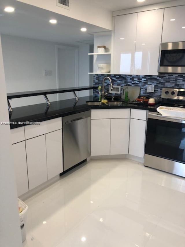 2030 S Ocean Drive 1706 Property Photo 19