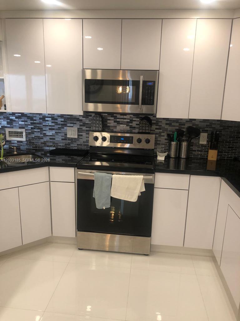 2030 S Ocean Drive 1706 Property Photo 21