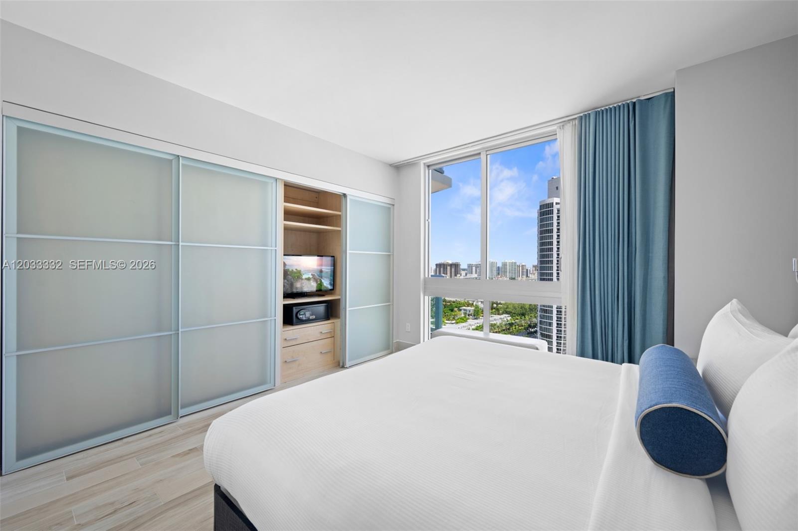 18683 Collins Avenue 2503 Property Photo 10