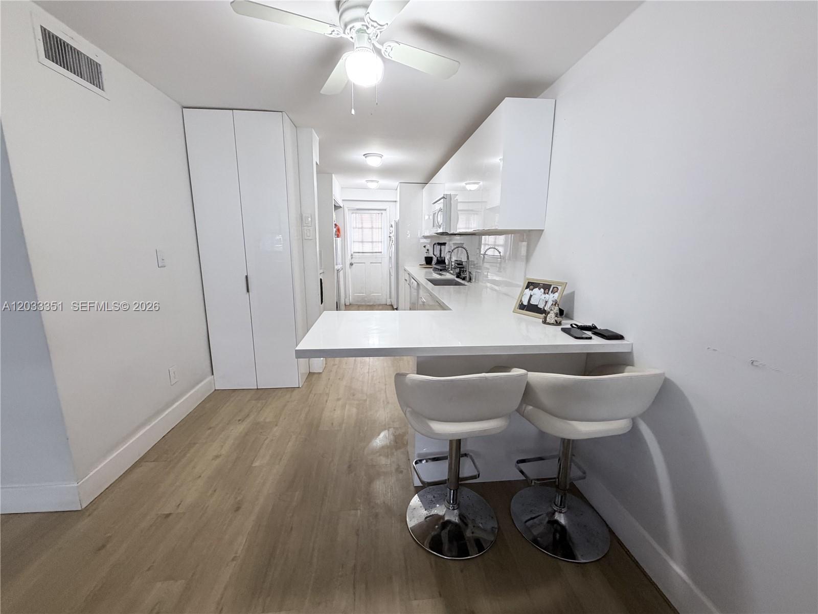 301 Bonaventure Boulevard 7 Property Photo 3