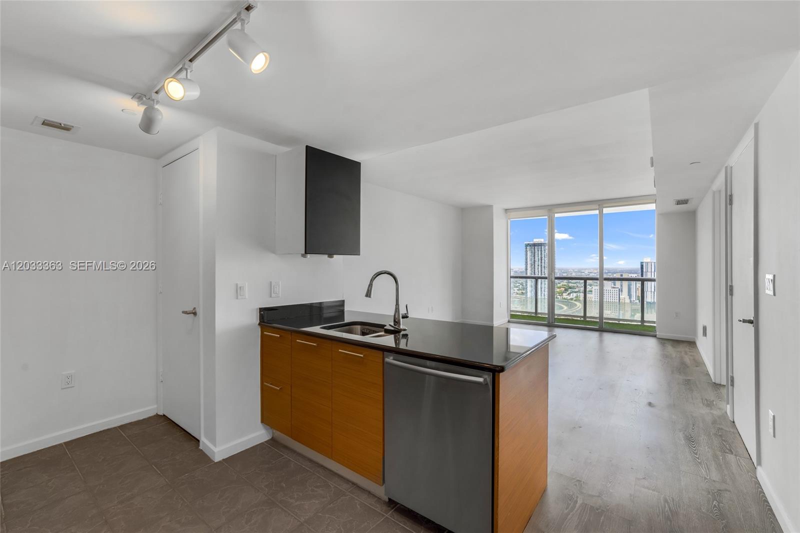 50 Biscayne Boulevard 4307 Property Photo 9