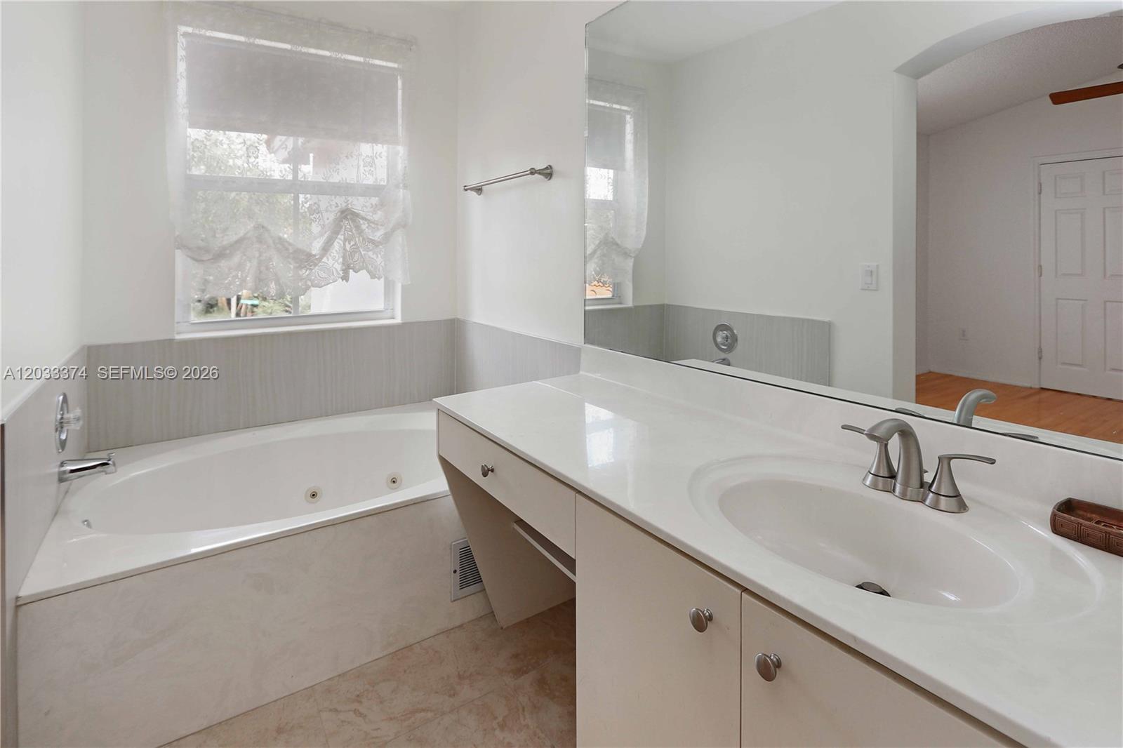 1521 Seagrape Way Property Photo 26