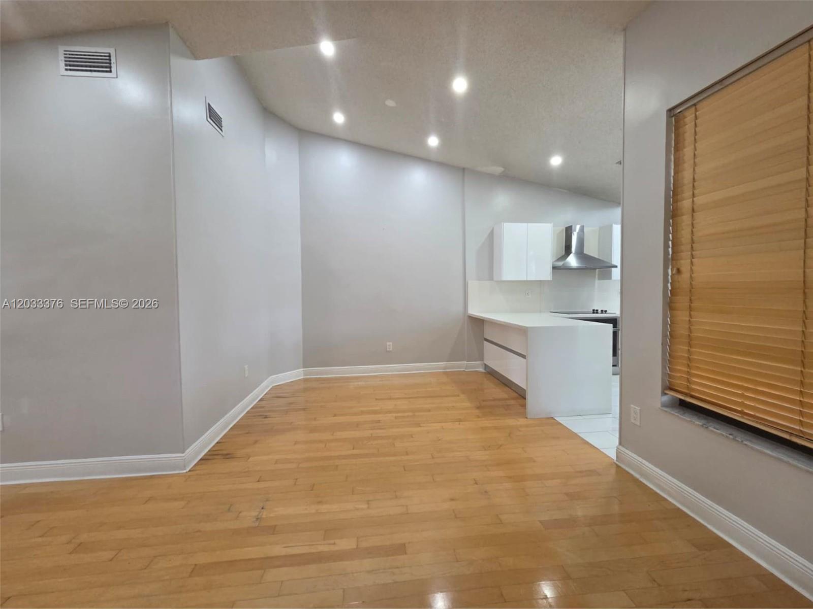 A12033376 Property Photo 7