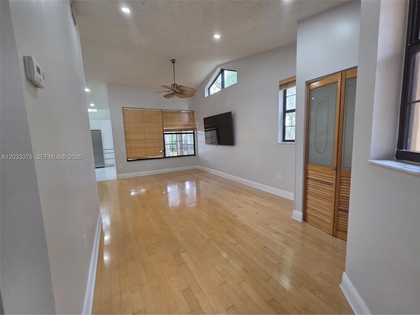 A12033376 Property Photo 8