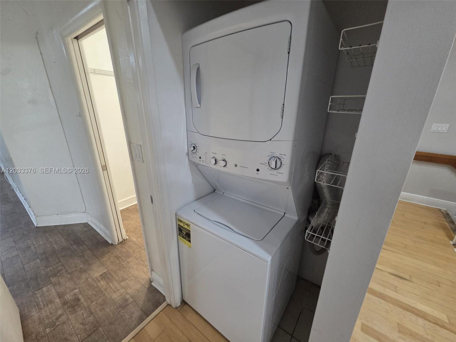 A12033376 Property Photo 12