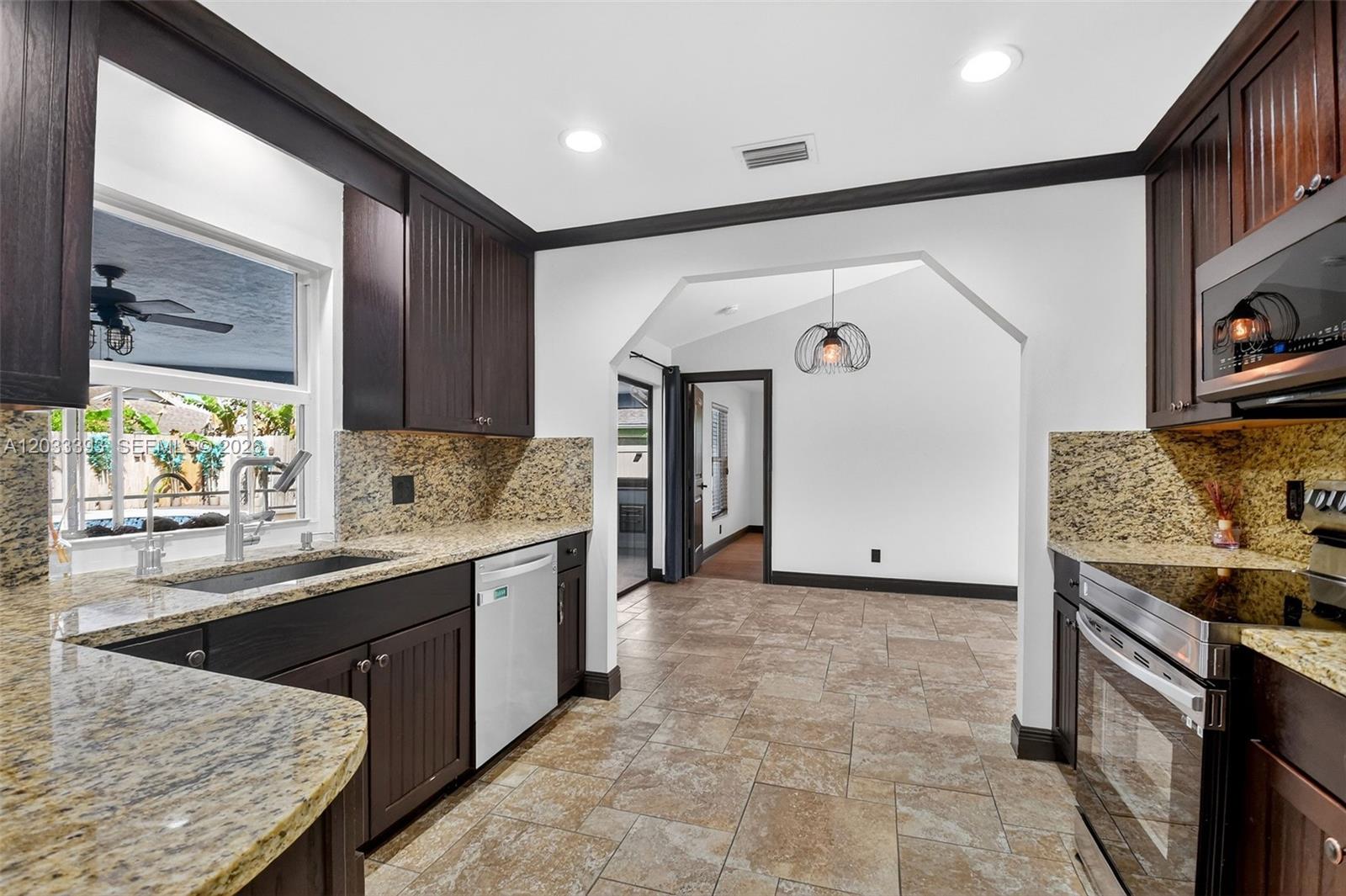 13808 Geranium Place Property Photo 10
