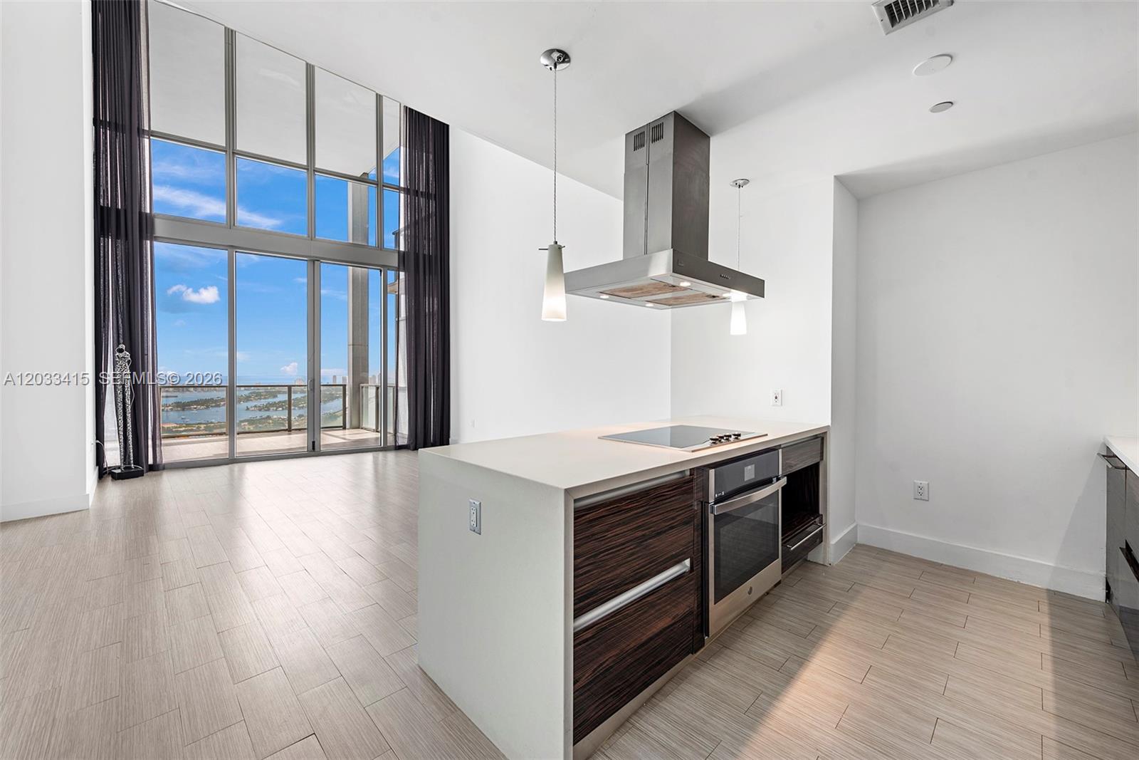 1100 Biscayne Boulevard 5705 Property Photo 7
