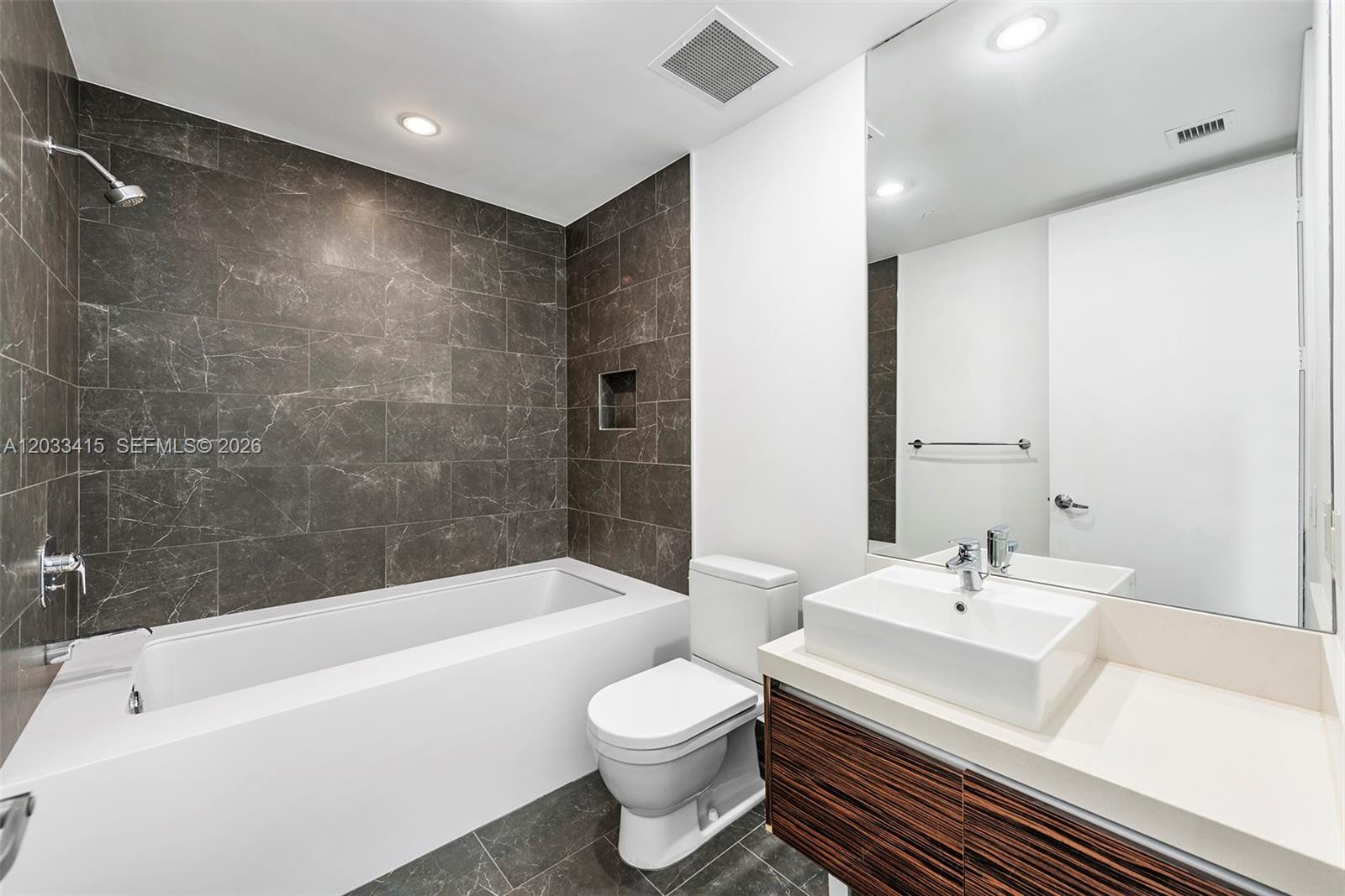 1100 Biscayne Boulevard 5705 Property Photo 12