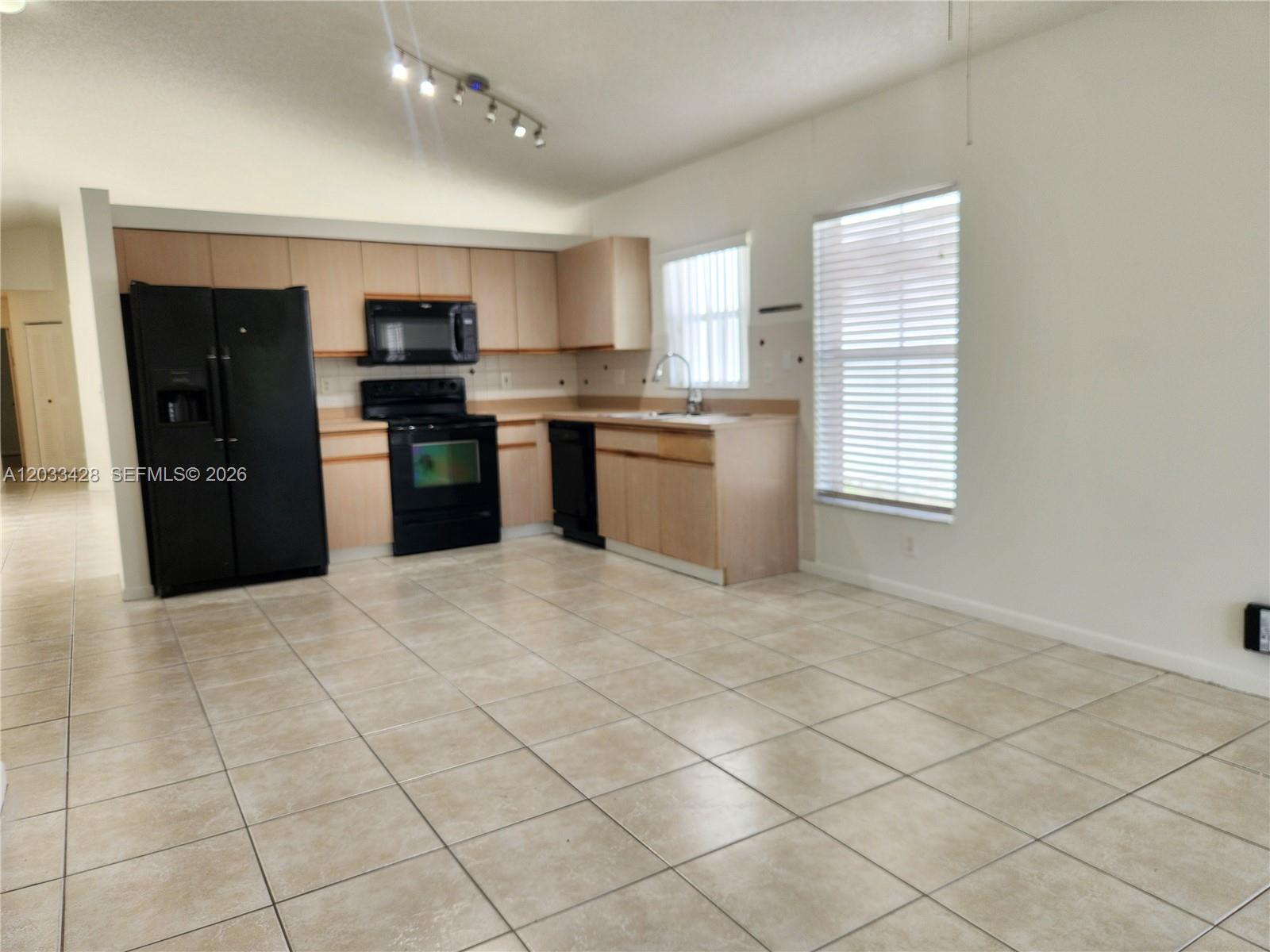 A12033428 Property Photo 11