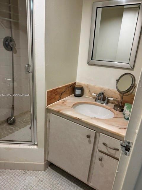 5401 Collins Avenue 231 Property Photo 38