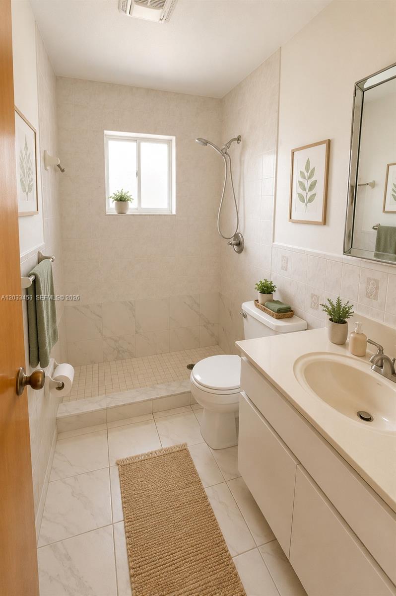 2220 W 74th Street 201-16 Property Photo 12