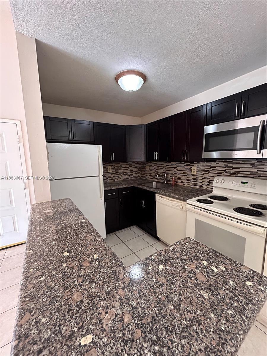 15630 Sw 80th Street I-305 Property Photo 2