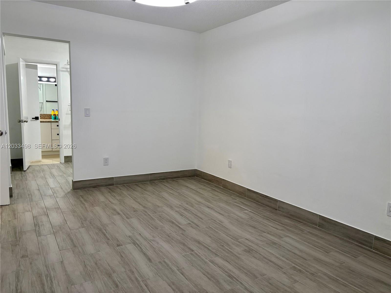 A12033498 Property Photo 13