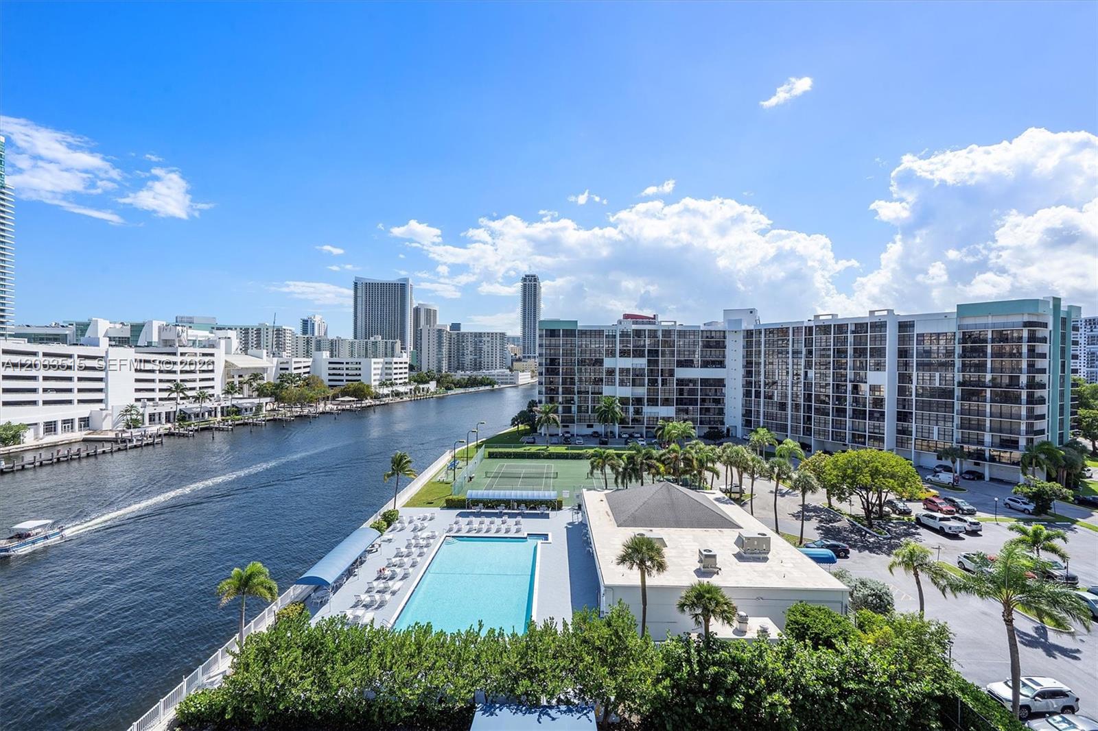 600 Parkview Drive 815