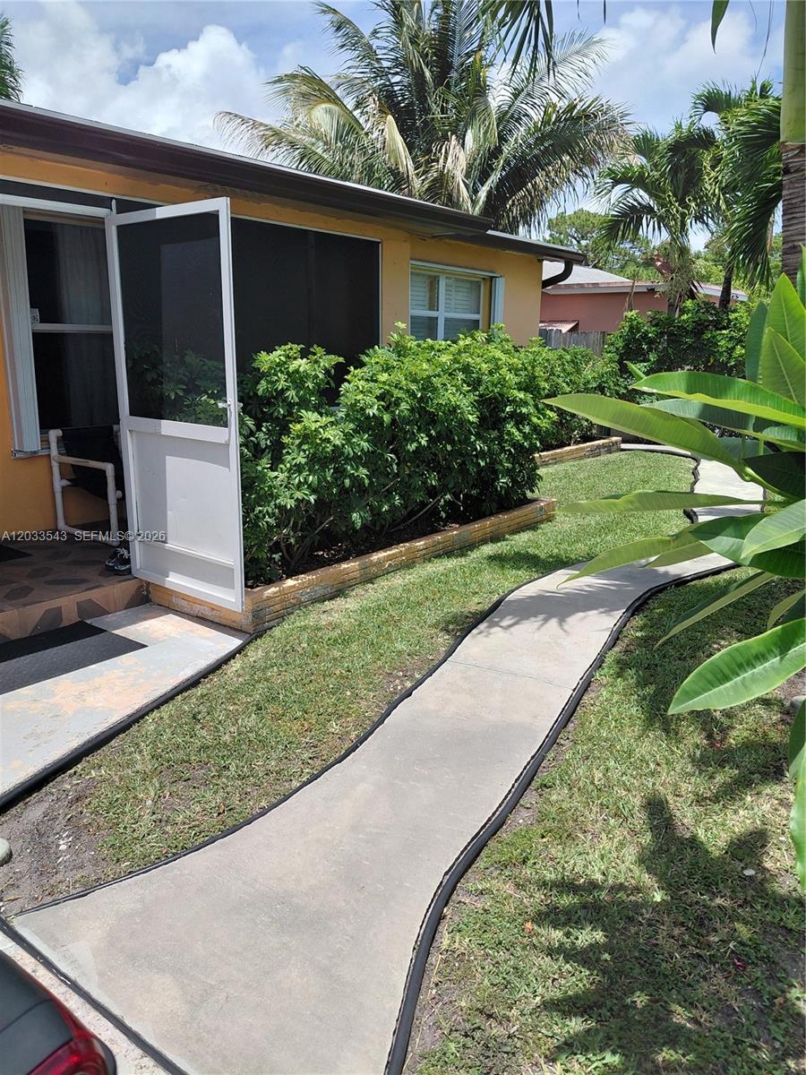 1307 Se Flamingo Drive Property Photo 8