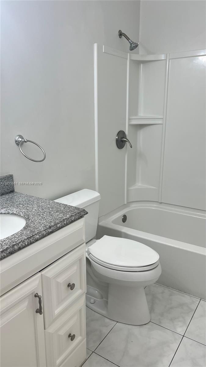 6225 Kendale Lakes Circle 263 Property Photo 6