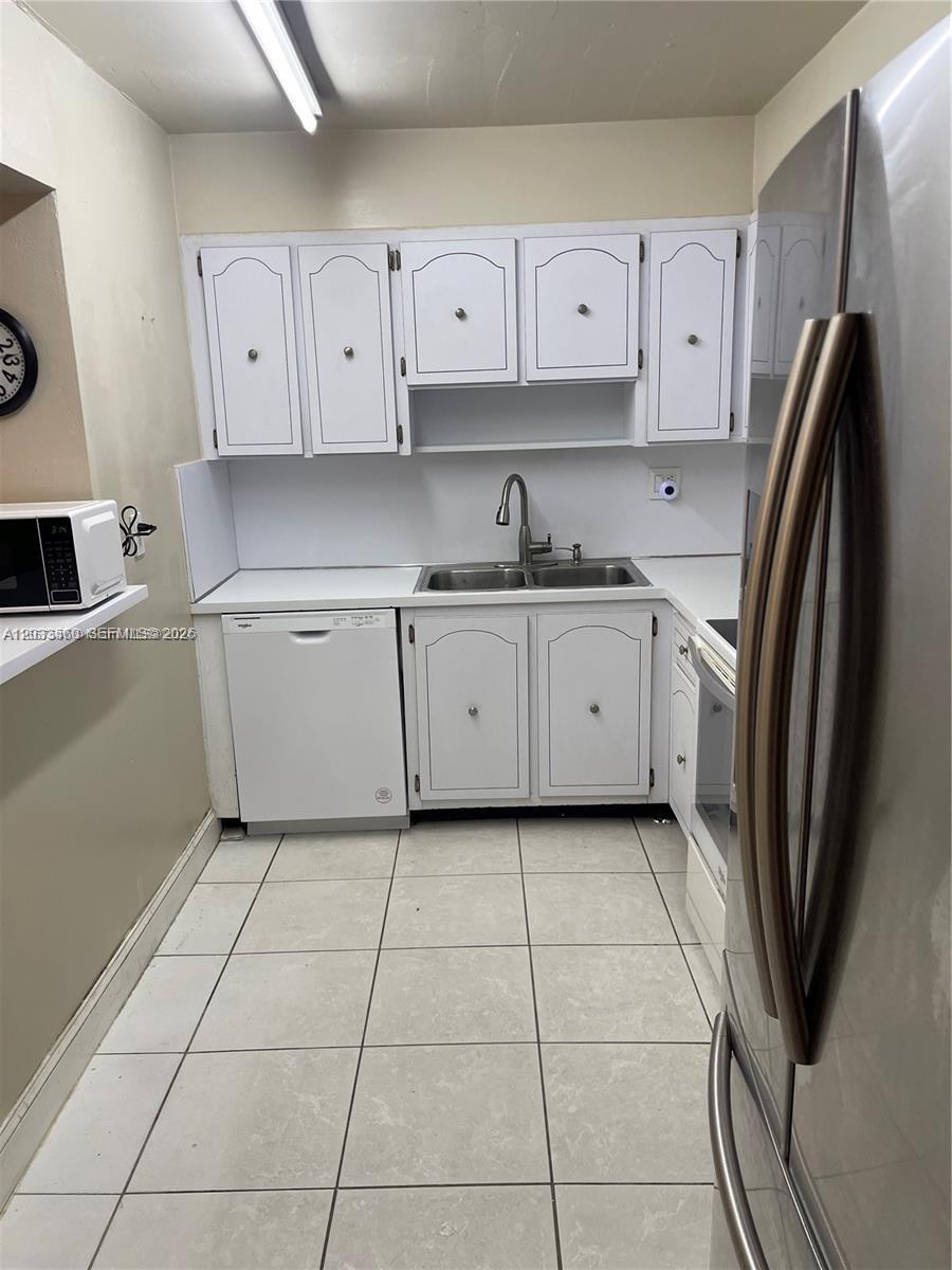 10383 N Kendall Drive N5 Property Photo 1