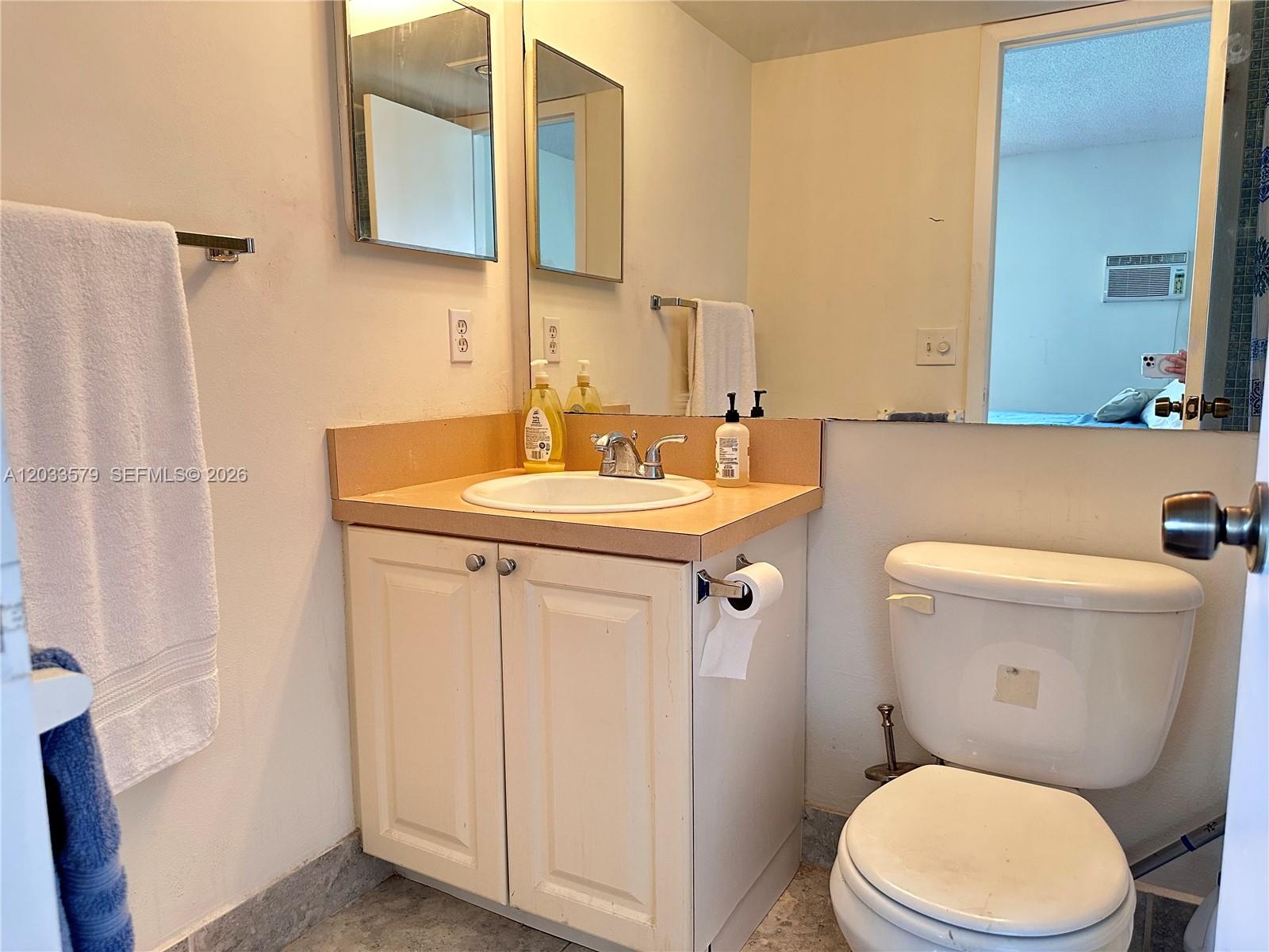 569 Fanshaw N 569 Property Photo 8