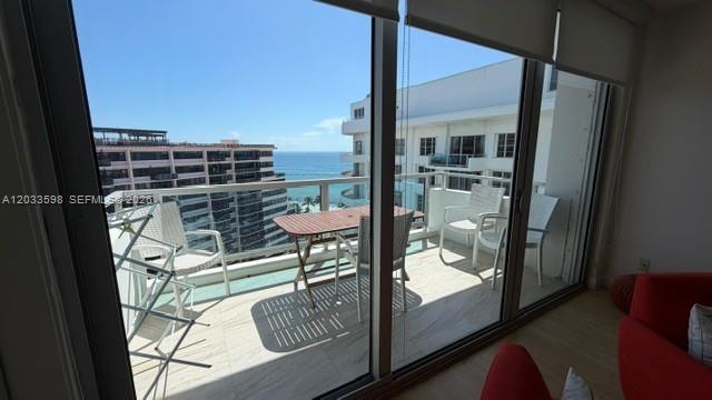 5161 Collins Avenue 1702 Property Photo 3