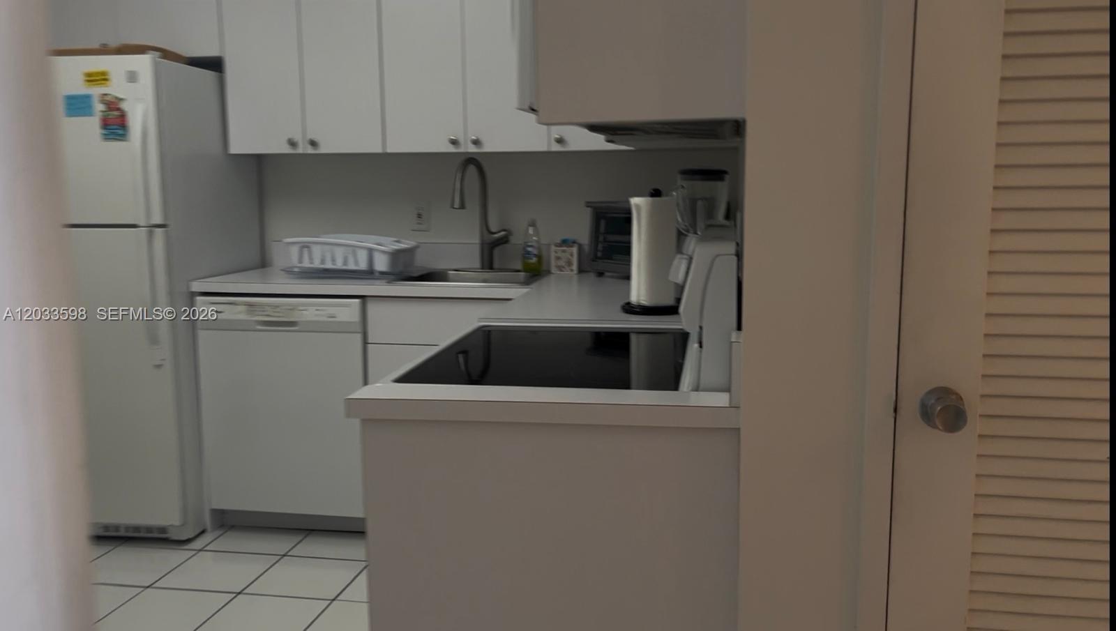 5161 Collins Avenue 1702 Property Photo 4