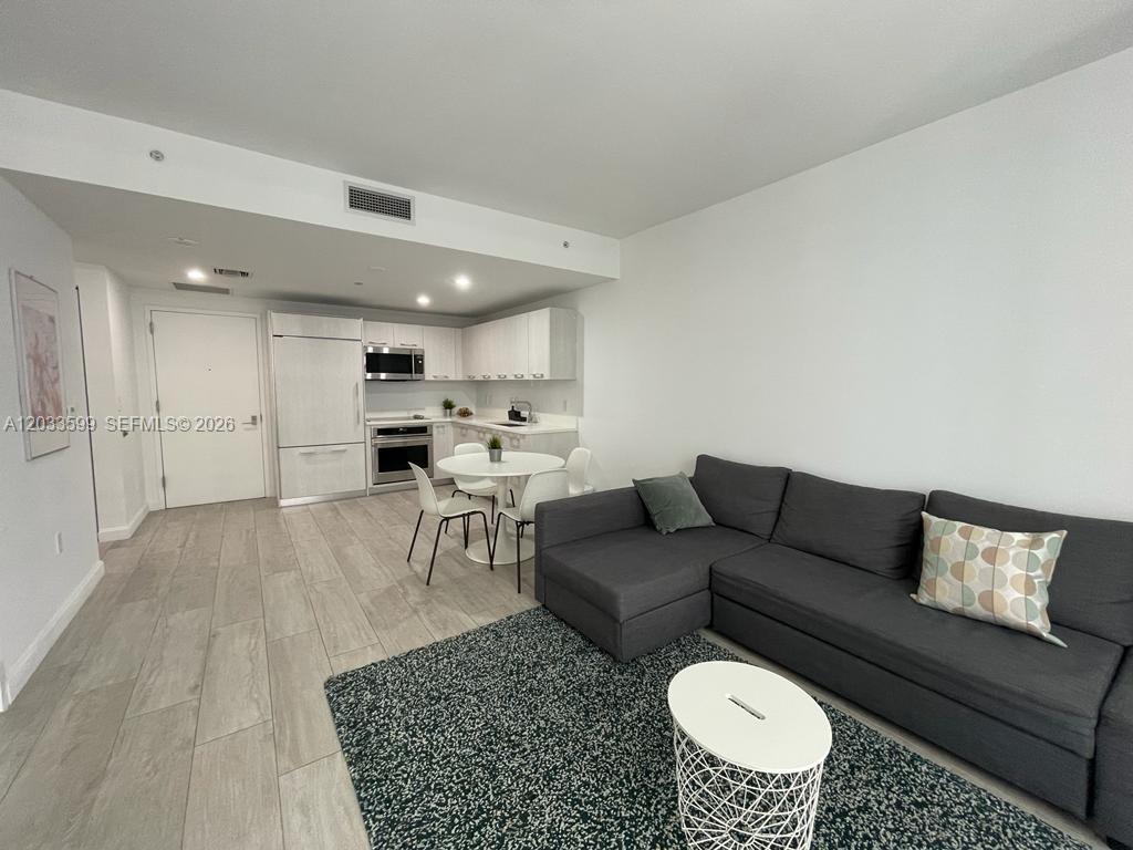 45 Sw 9th Street 1407 Property Photo 4