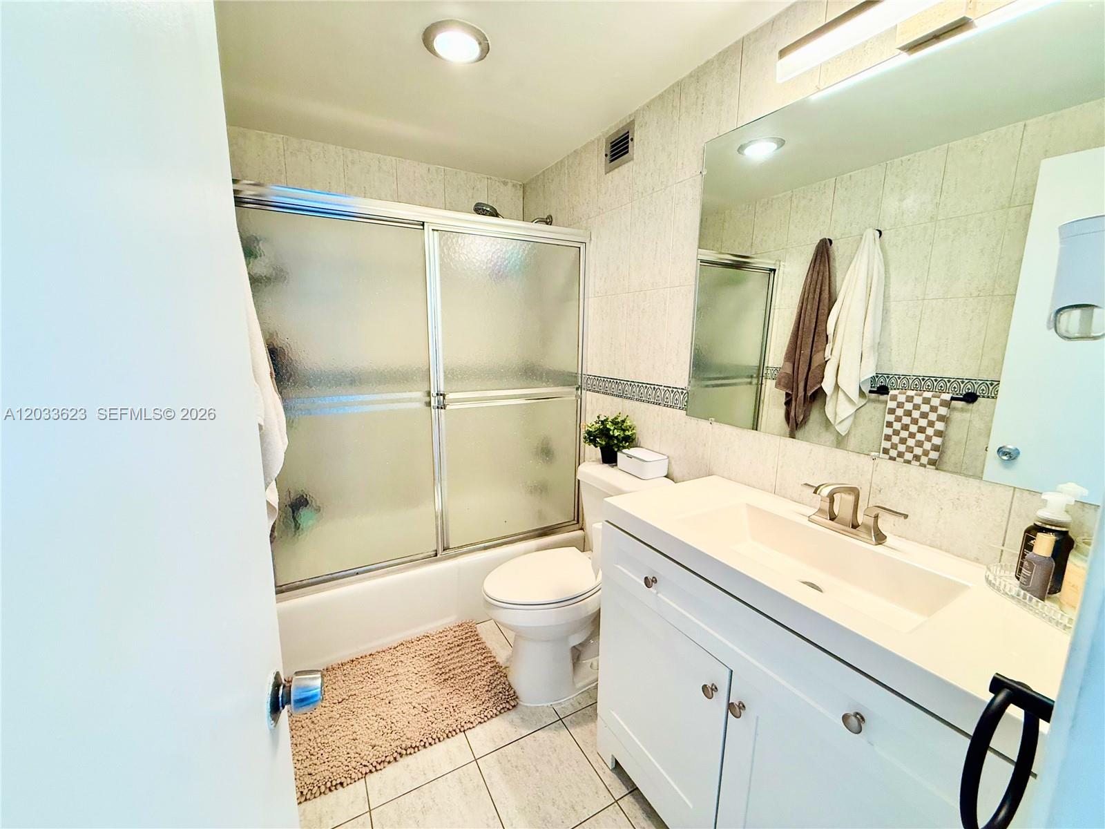 400 Kings Point Drive 928 Property Photo 16