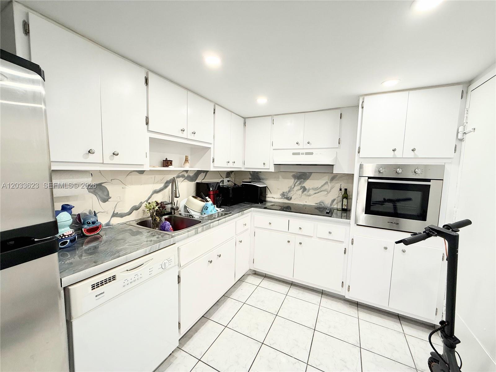 400 Kings Point Drive 928 Property Photo 19