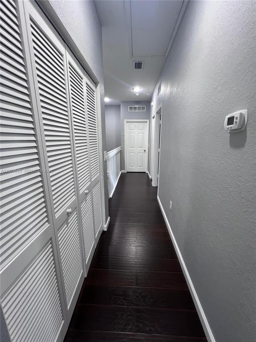 681 Nw 42nd Avenue Property Photo 12