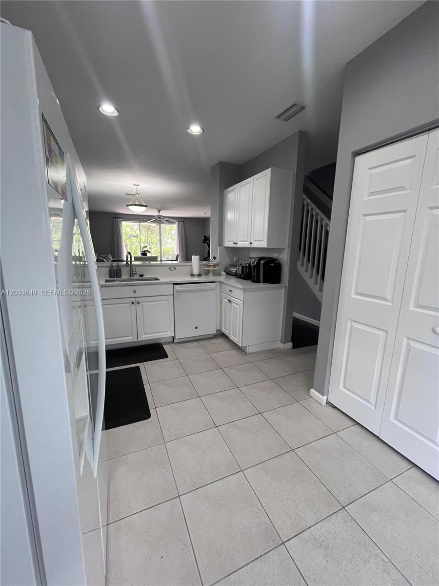 681 Nw 42nd Avenue Property Photo 18