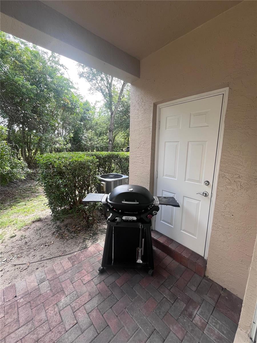 681 Nw 42nd Avenue Property Photo 33