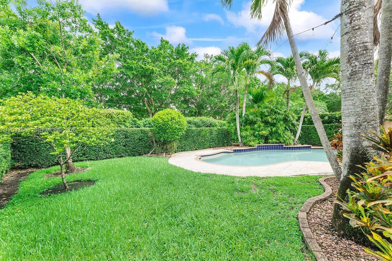 2013 Island Circle Property Photo 37
