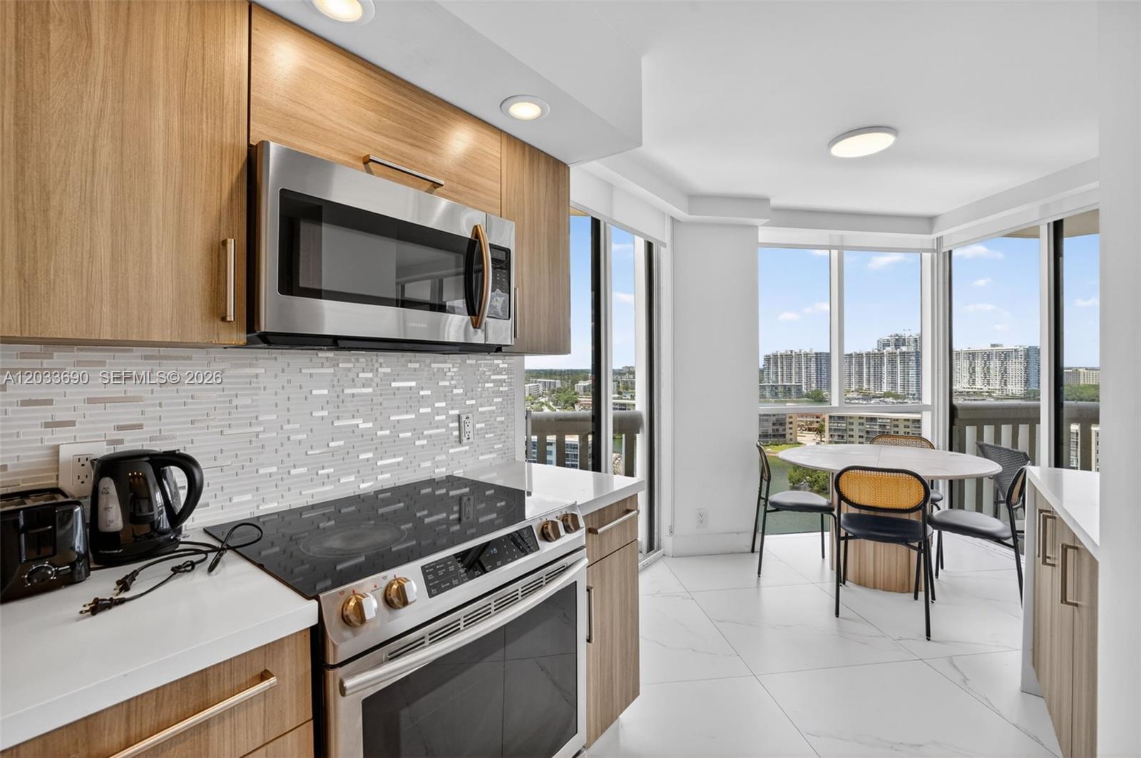 1000 Island Boulevard 1410 Property Photo 12