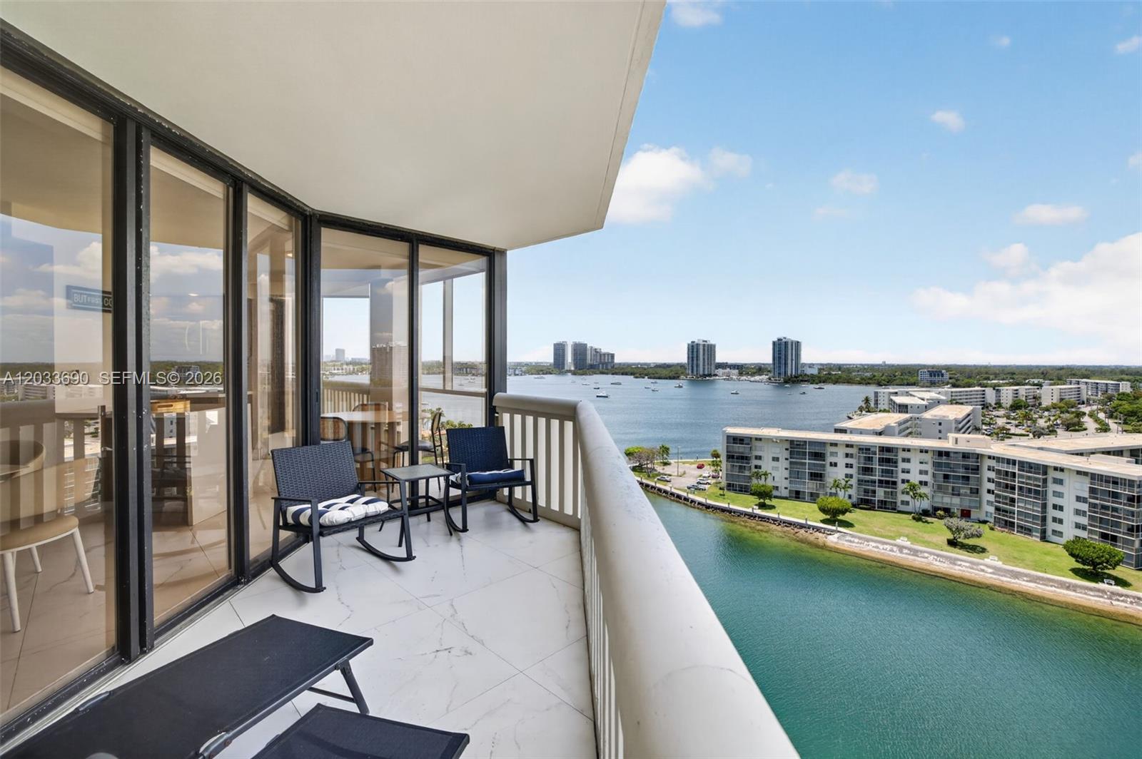1000 Island Boulevard 1410 Property Photo 19
