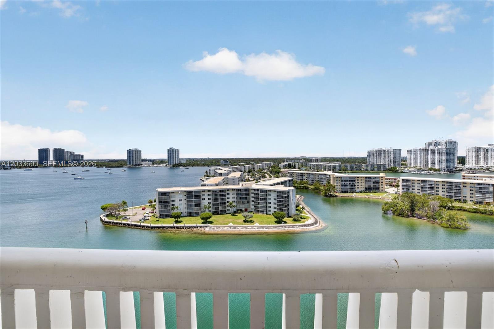 1000 Island Boulevard 1410 Property Photo 27