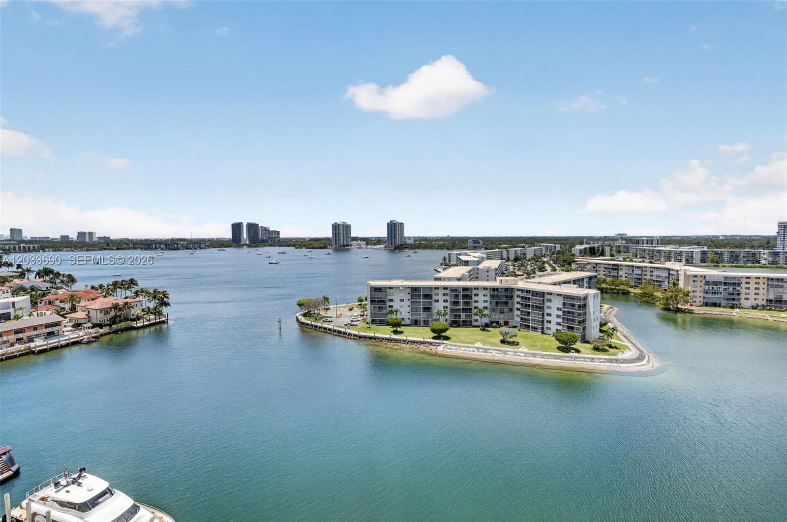 1000 Island Boulevard 1410 Property Photo 28