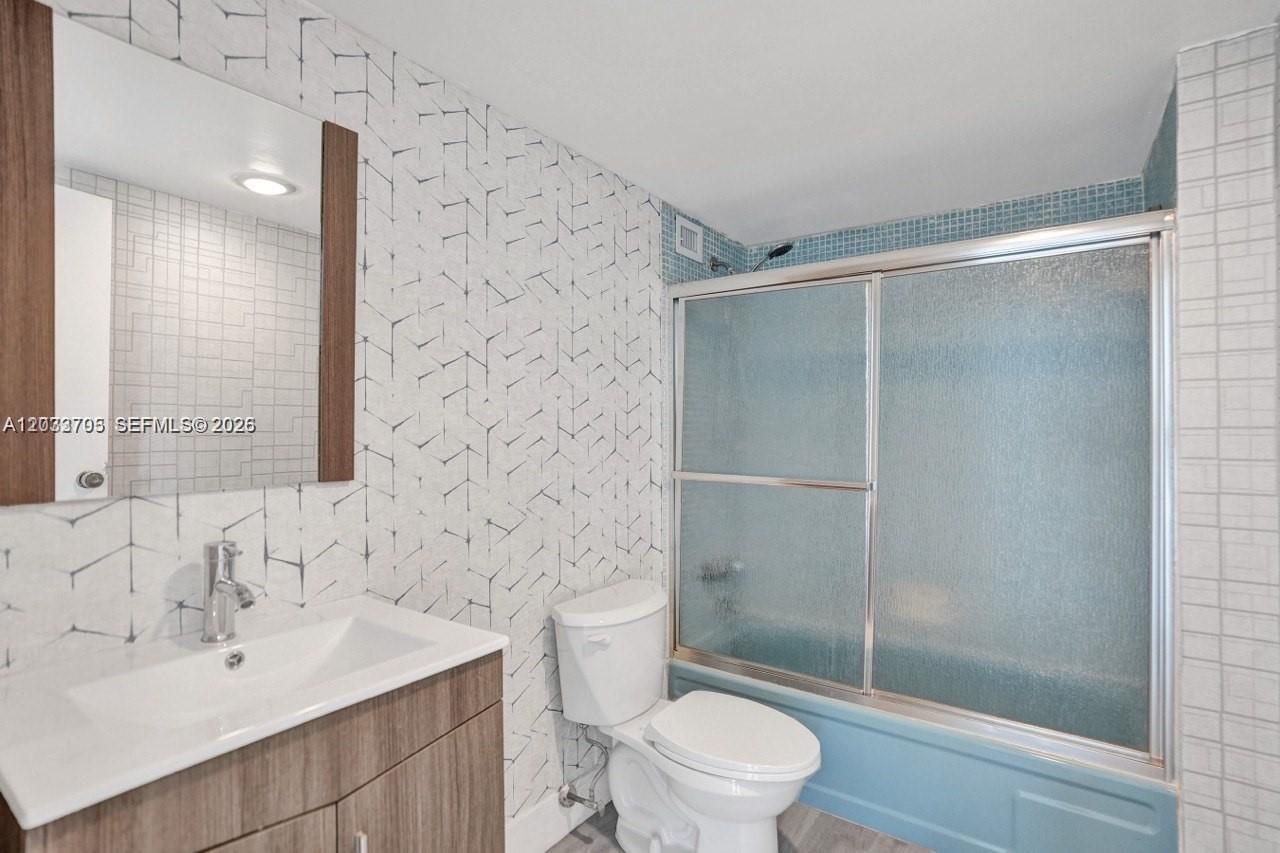 3821 Environ Boulevard 403 Property Photo 16